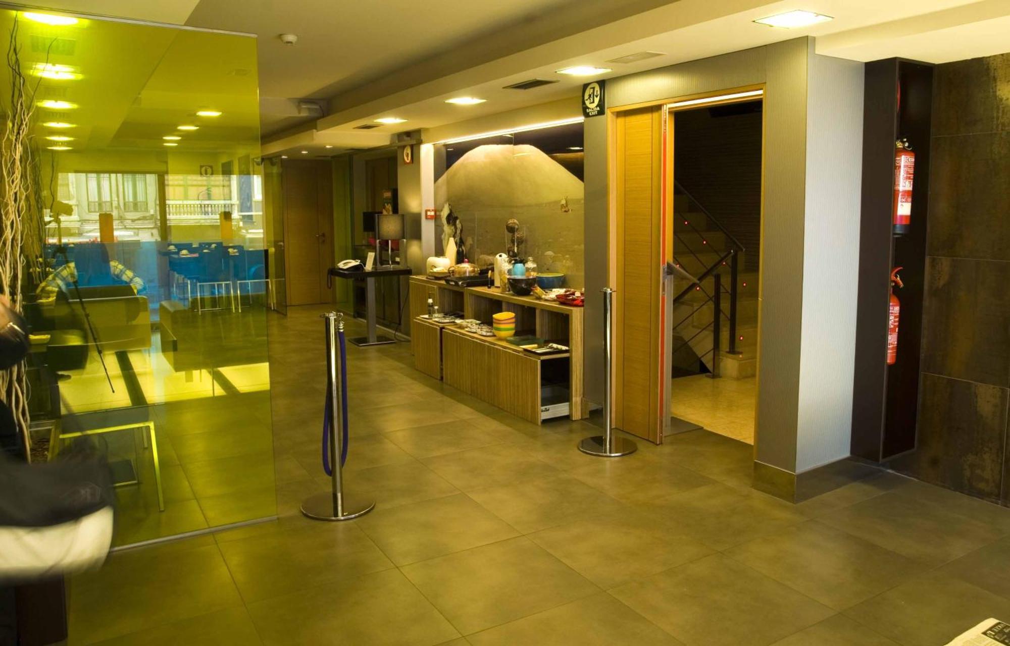 Hotel Moon Ла-Корунья Экстерьер фото