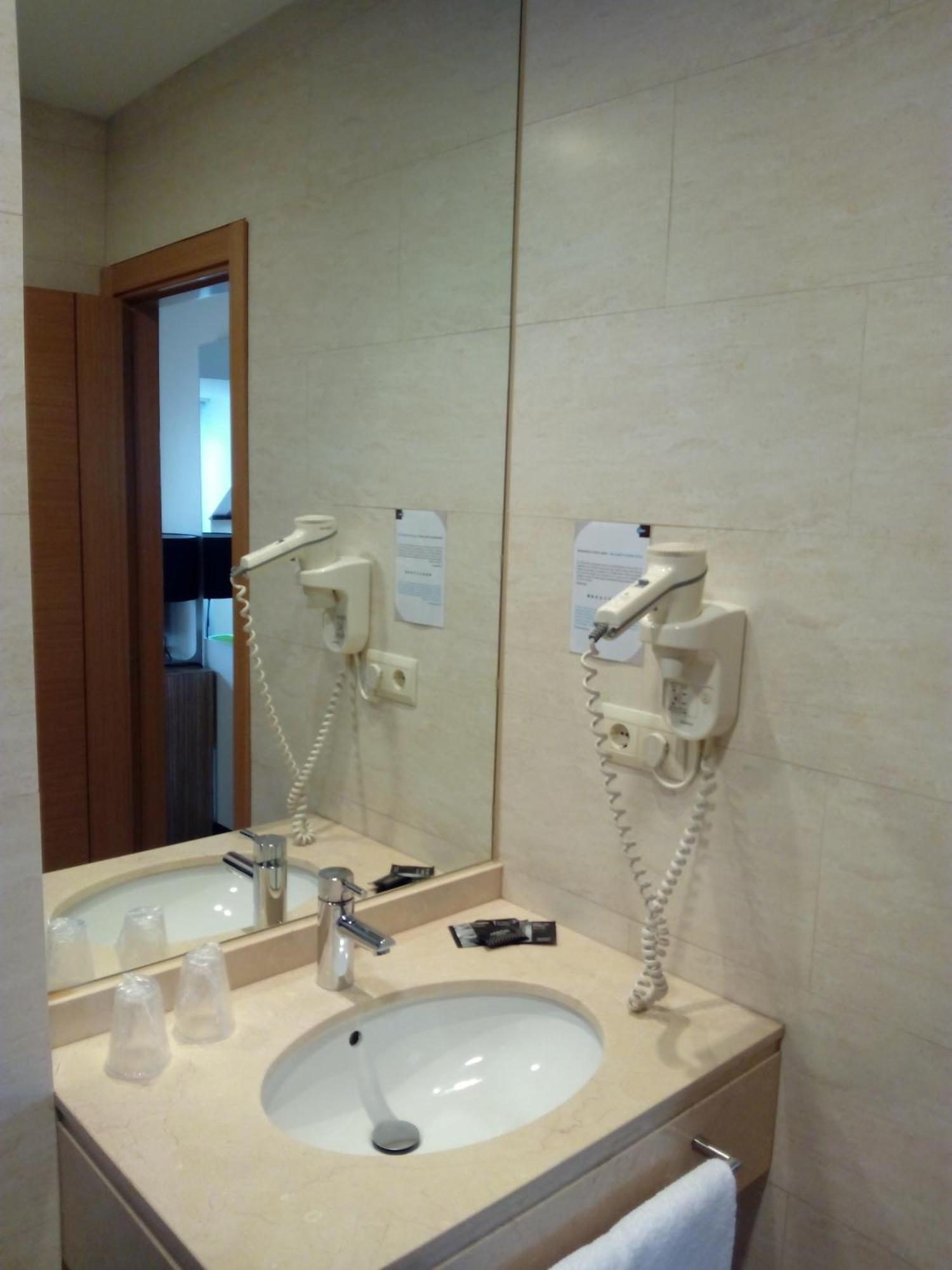 Hotel Moon Ла-Корунья Номер фото